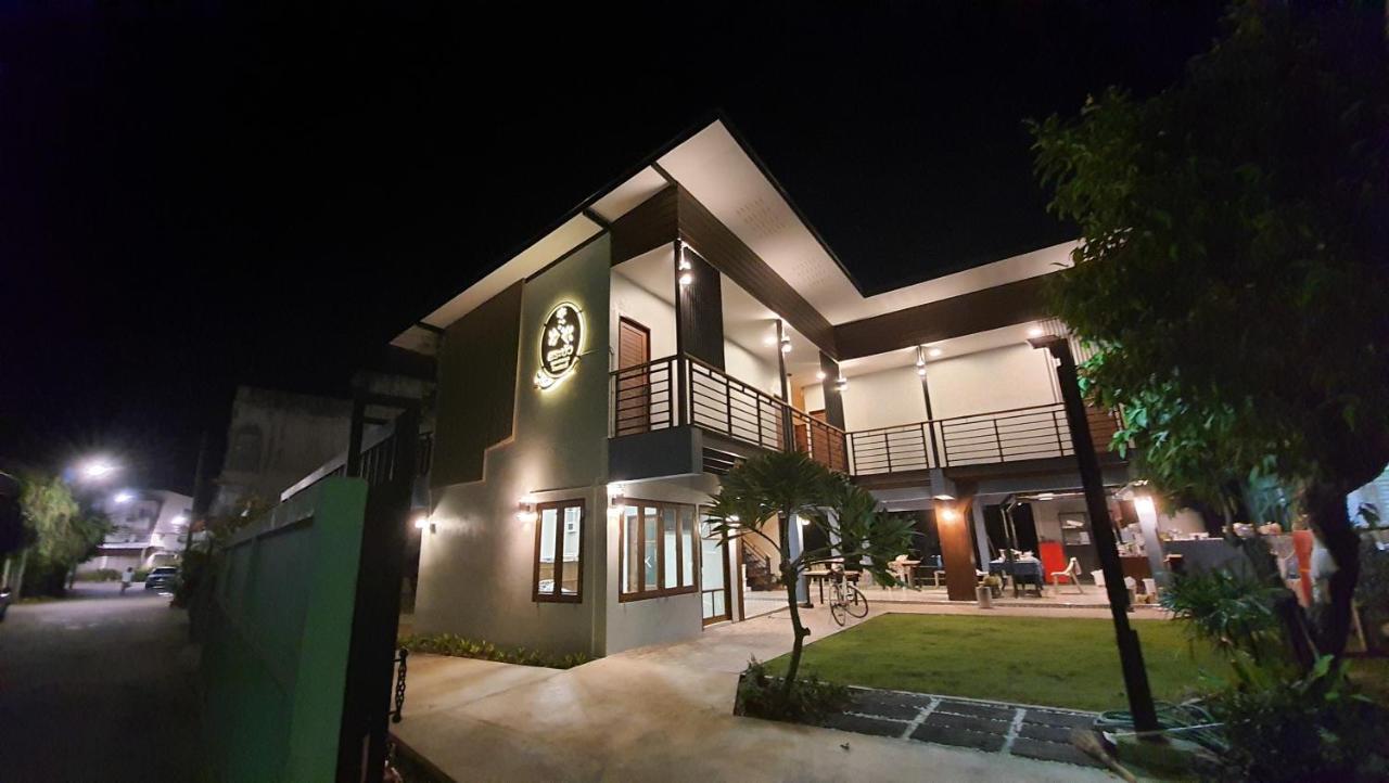 Sabua The Terrace Homestay Утхайтхані Екстер'єр фото